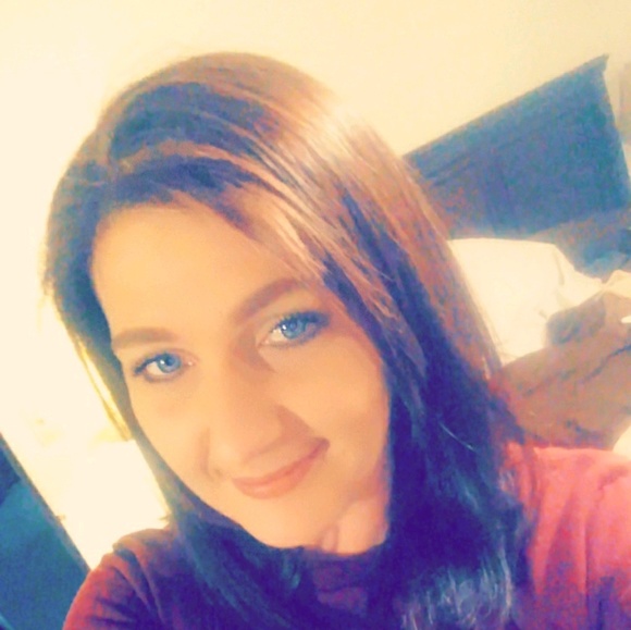 Meet your Posher, Holly - Picture 1 of 1